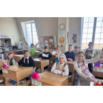 Урок окружающего мира во 2 «В» классе завершился кулинарным мастер-классом! Урок окружающего мира во 2 «В» классе завершился кулинарным мастер-классом!