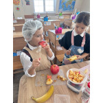 Урок окружающего мира во 2 «В» классе завершился кулинарным мастер-классом! Урок окружающего мира во 2 «В» классе завершился кулинарным мастер-классом!