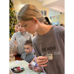 Благотворительная выставка-продажа новогодних украшений: вместе к добрым делам!