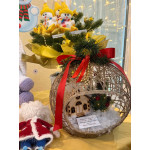 Благотворительная выставка-продажа новогодних украшений: вместе к добрым делам!