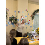 Благотворительная выставка-продажа новогодних украшений: вместе к добрым делам!