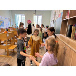 Будущие первоклассники в гостях у четвероклассников! Будущие первоклассники в гостях у четвероклассников!